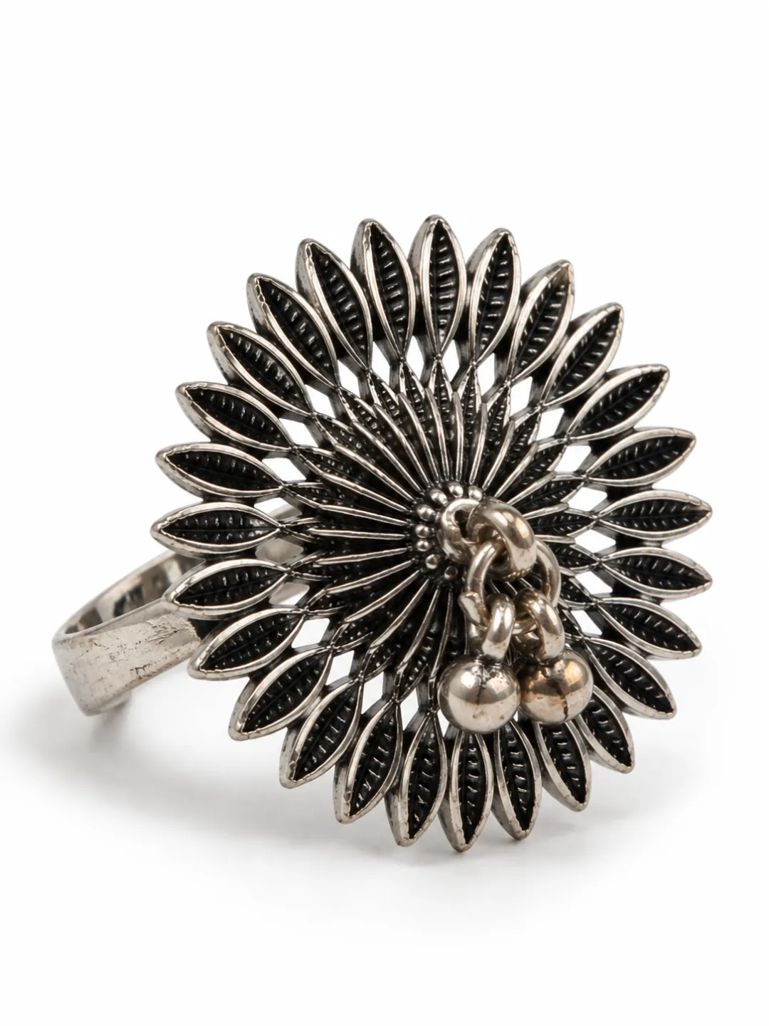 Sunburst Floral Ring — side view of the band